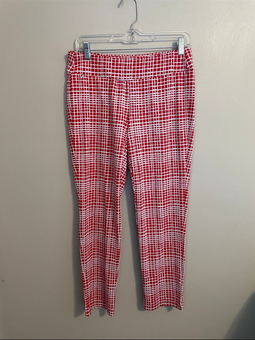 J McLoughlin Red Patterned Pants Size Small